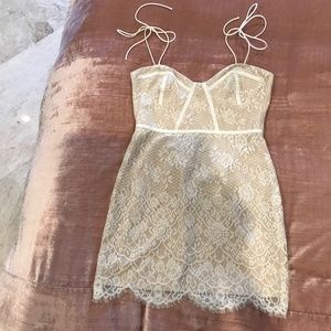 Superdown Lace Spaghetti Strap Dress- Off-White Medium